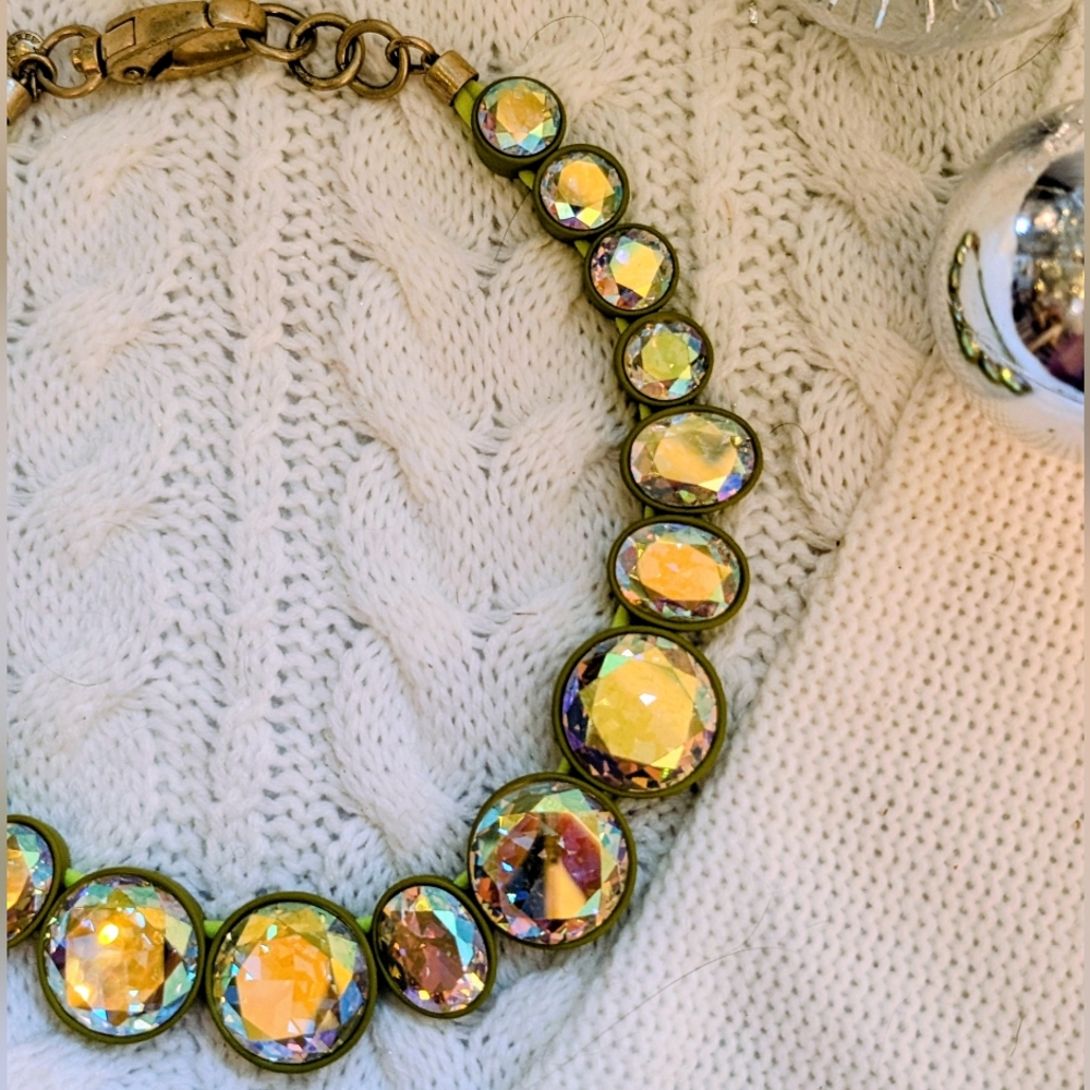 Brûlée J.Crew Olive Green Large Gemstone Necklace - Picture 2 of 7
